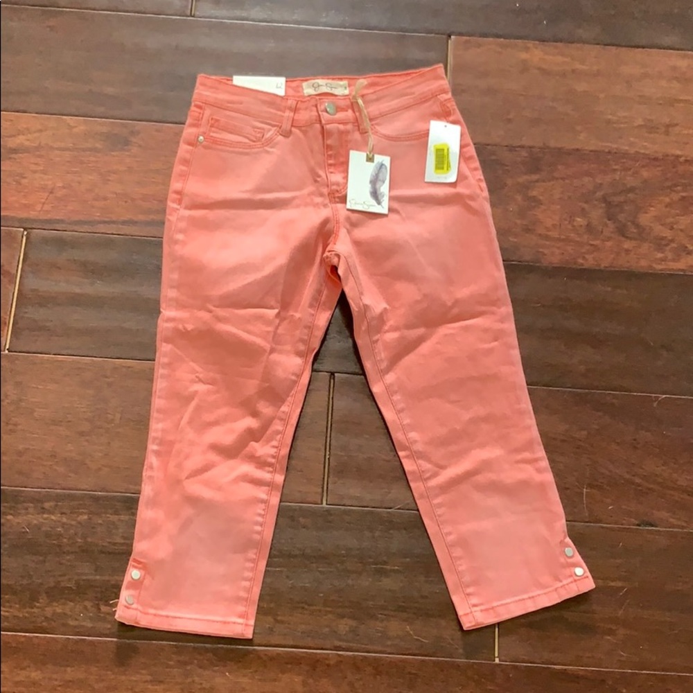 Capri pants